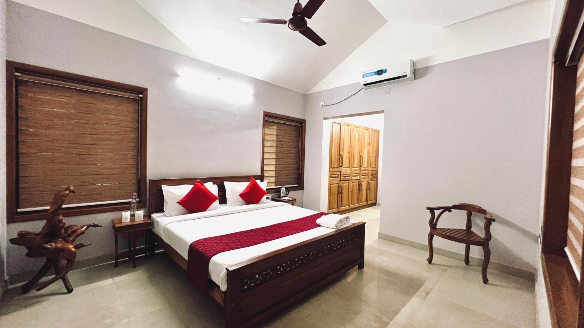 Apartamento Waterfront By Palmyra Kollam Exterior foto